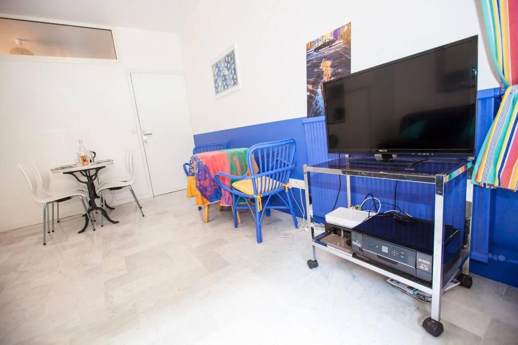 French Riviera: Seafront Apt & Pool Near Monaco ロクブリュヌ＝カップ＝マルタン エクステリア 写真