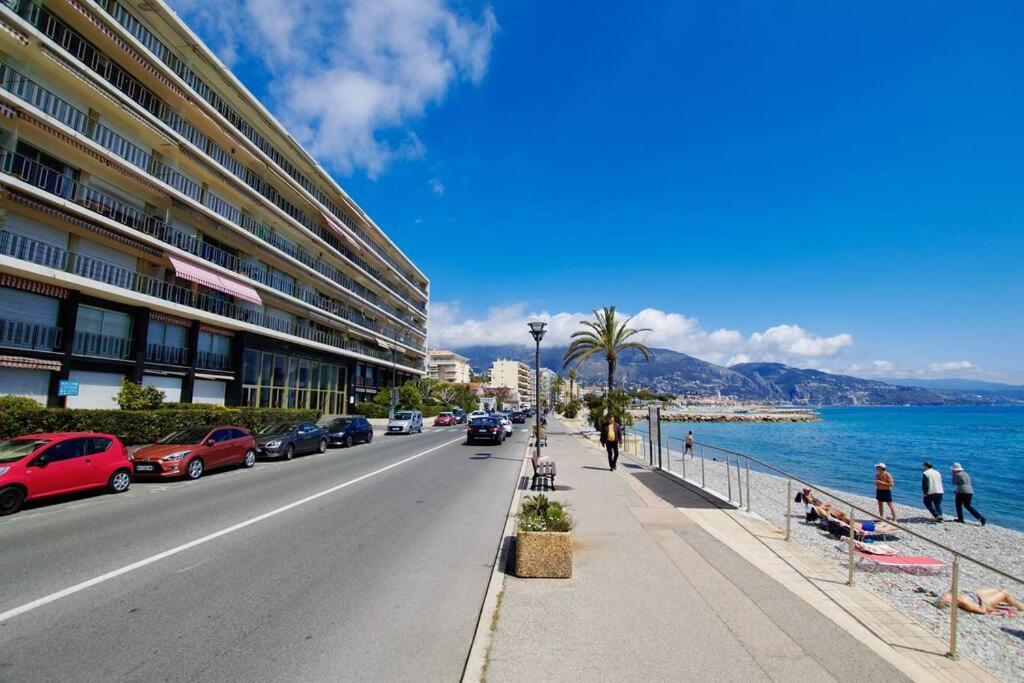 French Riviera: Seafront Apt & Pool Near Monaco ロクブリュヌ＝カップ＝マルタン エクステリア 写真